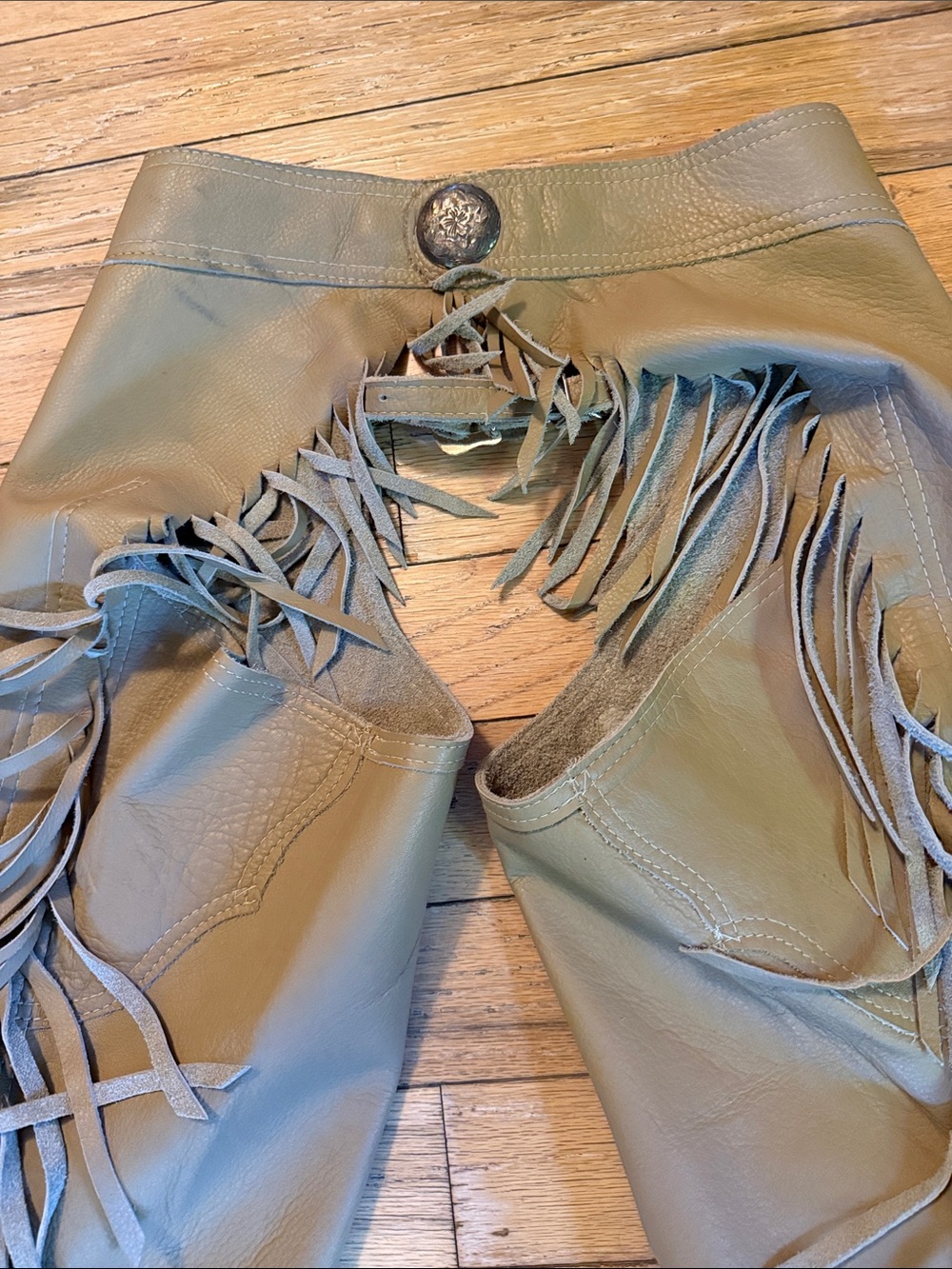 Tan Leather show Chaps - Picture 5 of 13